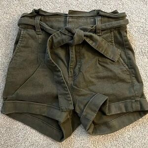 Express Ladies Shortie Shorts Extreme High Rise Hunter Green size 6